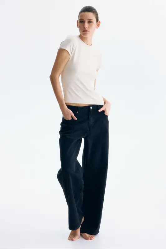 Bedene Oturan Mikrofiber Tişört-Açık bej - H&M