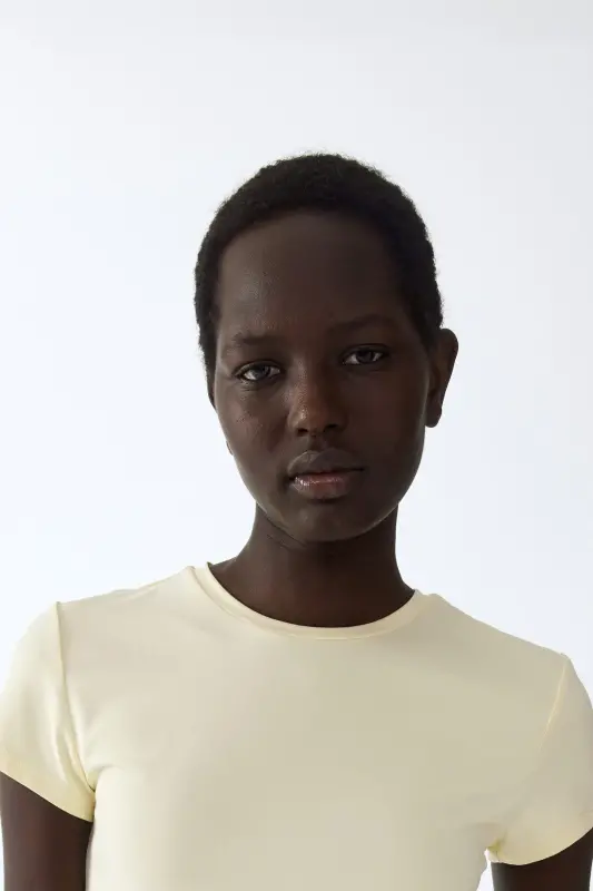 Bedene Oturan Mikrofiber Tişört-Soluk sarı - 1