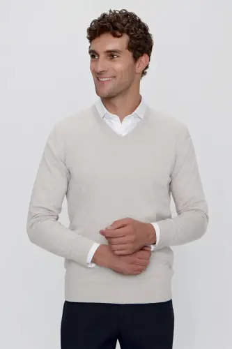 Beige Basic Dynamic Fit Relaxed Fit V Neck Knit Sweater - MORVEN (1)