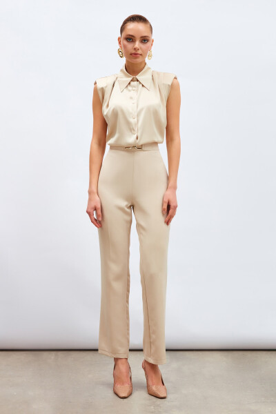 Beige Pants with Accessories Detail - 7