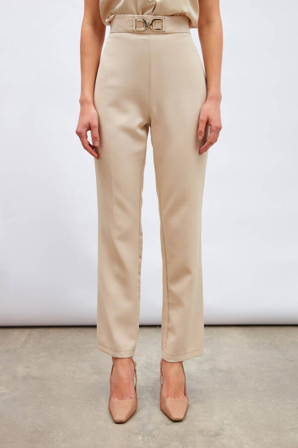 Beige Pants with Accessories Detail - 9