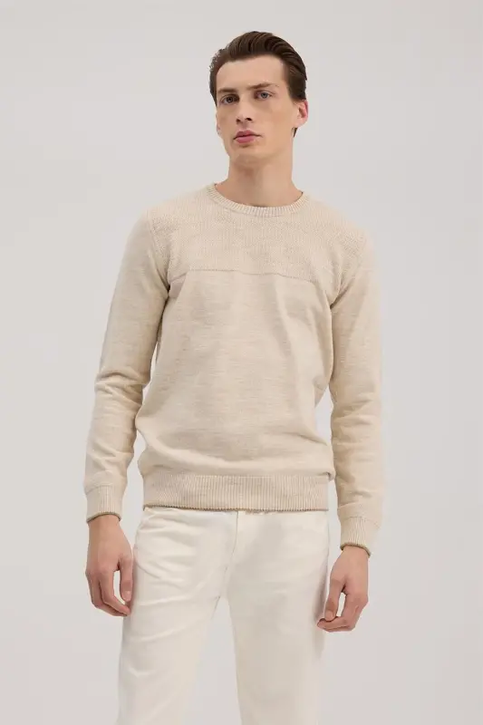 Beige Slim Fit Crew Neck Knit - JAKAMEN