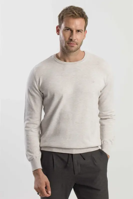 Beige Slim Fit Crew Neck Knitted Sweater - JAKAMEN