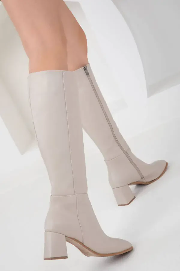 Beige women's boots - 3