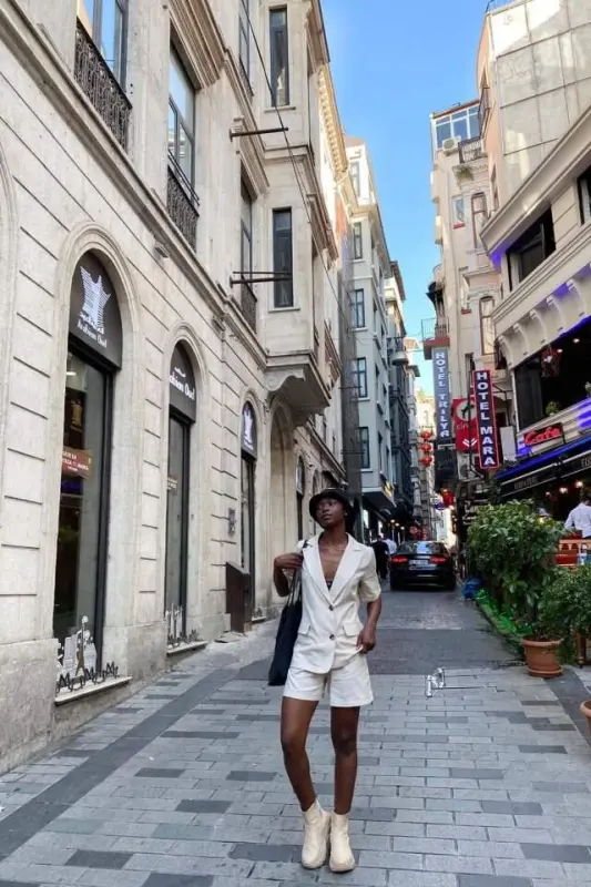 Bej kurtka va shortik kostyumi - 2