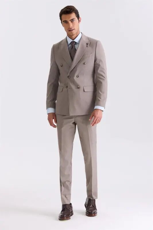 Bej Slim Fit Sivri Yaka Çizgili Kruvaze Takım Elbise - Jakamen