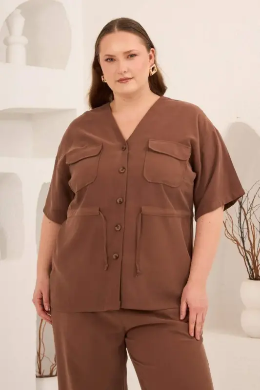 Bel Bağcık Detaylı V Yaka Kadın Büyük Beden Ceket Pantolon Takım Kahve - BÜYÜKBEDENIZ