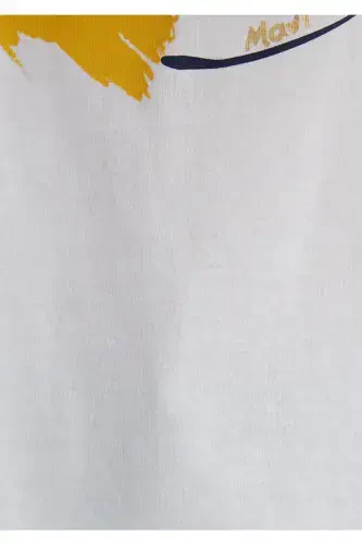 Белая футболка с принтом 