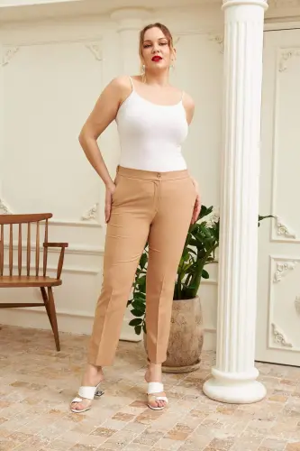 Beli Lastikli Paça Yırtmaç Detaylı Büyük Beden Vizon Kumaş Pantolon - 5