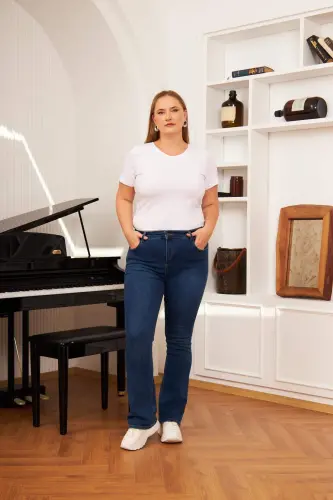 Bell Bottom Plus Size Blue Jeans - 4