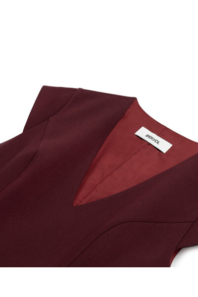 Belted V-neck dress - 4