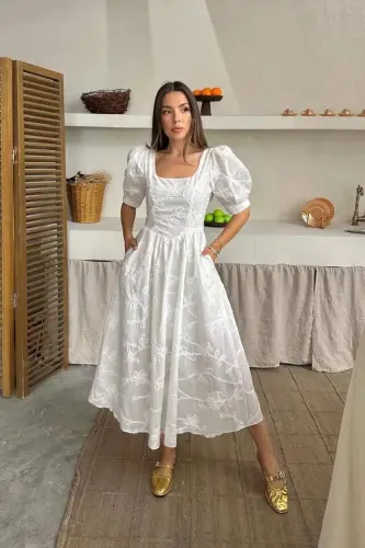 Beyaz Balon Kollu Brode Elbise - 4