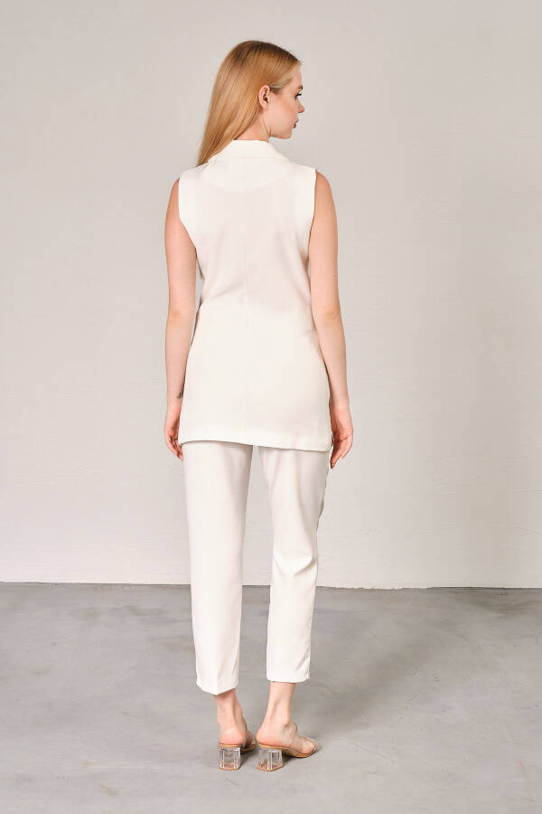 Beyaz Blazer Yelek Boru Paça Pantolon Atlas Kumaş Takım Elbise-Beyaz - 6