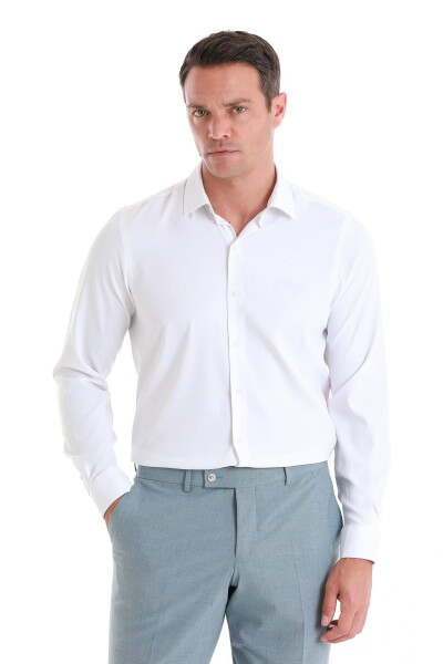Beyaz Comfort Fit Düz Slim Yaka Uzun Kollu Gömlek - 1