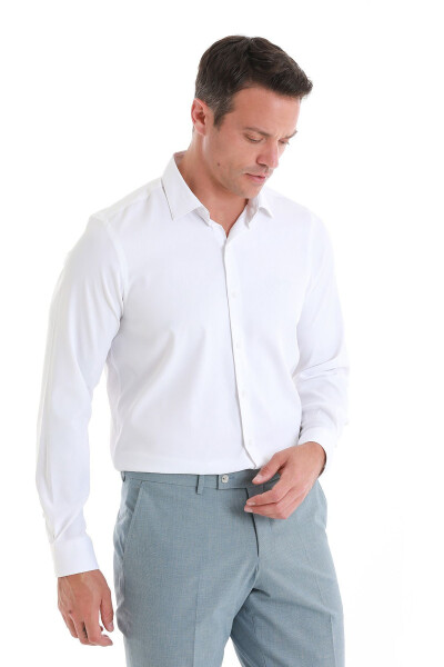 Beyaz Comfort Fit Düz Slim Yaka Uzun Kollu Gömlek - 3