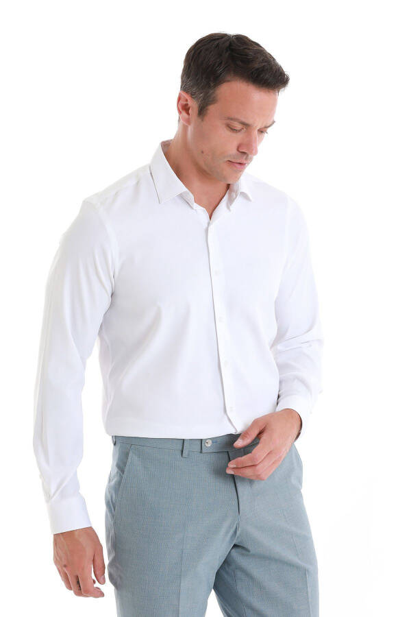 Beyaz Comfort Fit Düz Slim Yaka Uzun Kollu Gömlek - 3