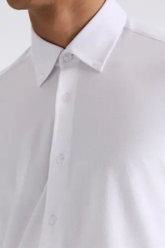 Beyaz Comfort Fit Yaka Düğmeli Gömlek - 3