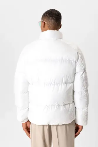 Beyaz Dik Yaka Kauçuk Şişme Mont-Beyaz - 6