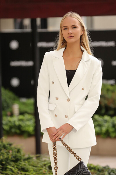 Beyaz Gold Düğme Blazer Ceket Kemerli Cepli Boru Paça Pantolon Takım-Beyaz - SİZ (1)