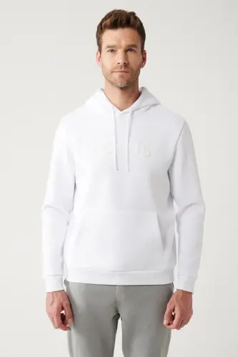 Erkek Beyaz Şardonlu Kumaş Kapüşonlu Yaka Süzene Nakışlı Kanguru Cepli Sweatshirt A32Y1193 - Beyaz - 3