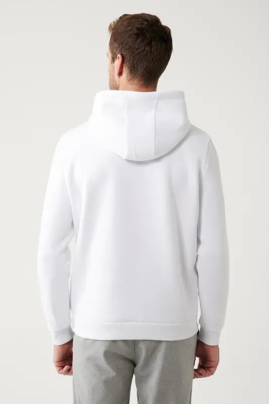 Erkek Beyaz Şardonlu Kumaş Kapüşonlu Yaka Süzene Nakışlı Kanguru Cepli Sweatshirt A32Y1193 - Beyaz - 4