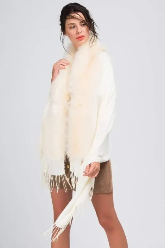 Beyaz Kürklü Püsküllü Panço NW11293 - 1