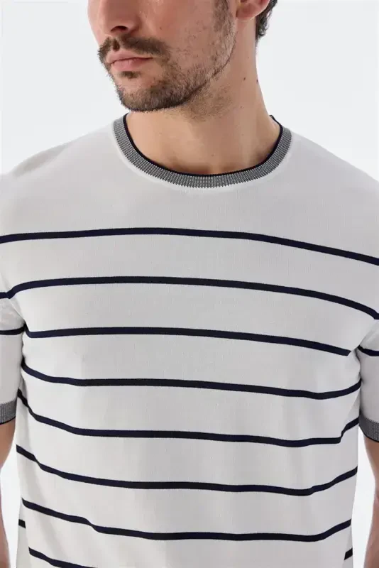 Beyaz Lacivert Slim Fit Bisiklet Yaka Çizgili Triko T-Shirt - 3