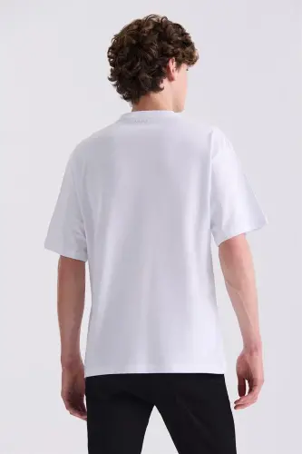 Beyaz Yazı Baskılı Bisiklet Yaka T-Shirt - 4