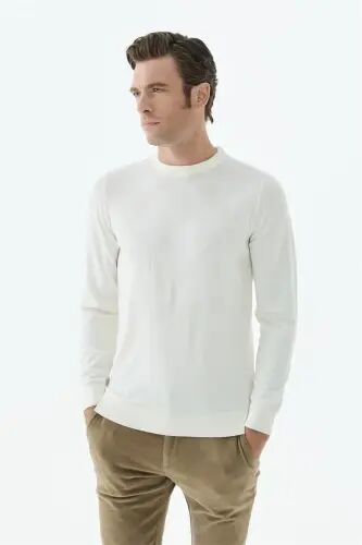 Beyaz Slim Fit Desenli Bisiklet Yaka Triko - JAKAMEN (1)