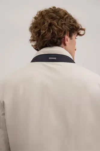 Бежевое комфортное пальто с воротником-стойкой - 5