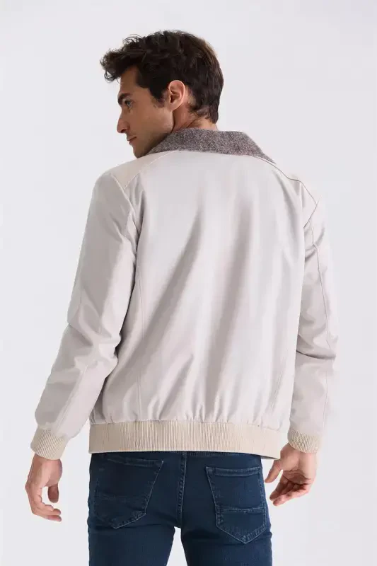 Бежевое кожаное пальто Comfort Fit с меховым воротником и застежкой-молнией спереди - 4