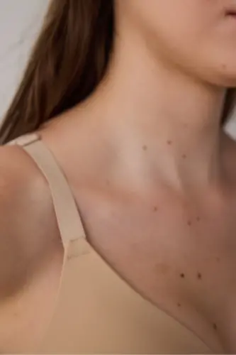 Бежевый бюстгальтер с пуш-апом на косточках для больших размеров Marvel - 3