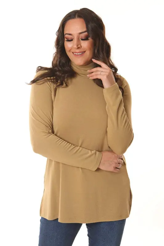 Бежевый ребристый свитер с воротником-гольфом - 3