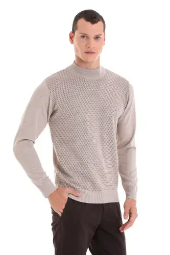 Бежевый трикотажный свитер из шерсти с жаккардовым узором, полуворотником-стойкой, стандартного кроя – бежевый - 3