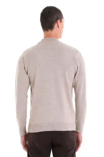 Бежевый трикотажный свитер из шерсти с жаккардовым узором, полуворотником-стойкой, стандартного кроя – бежевый - 6