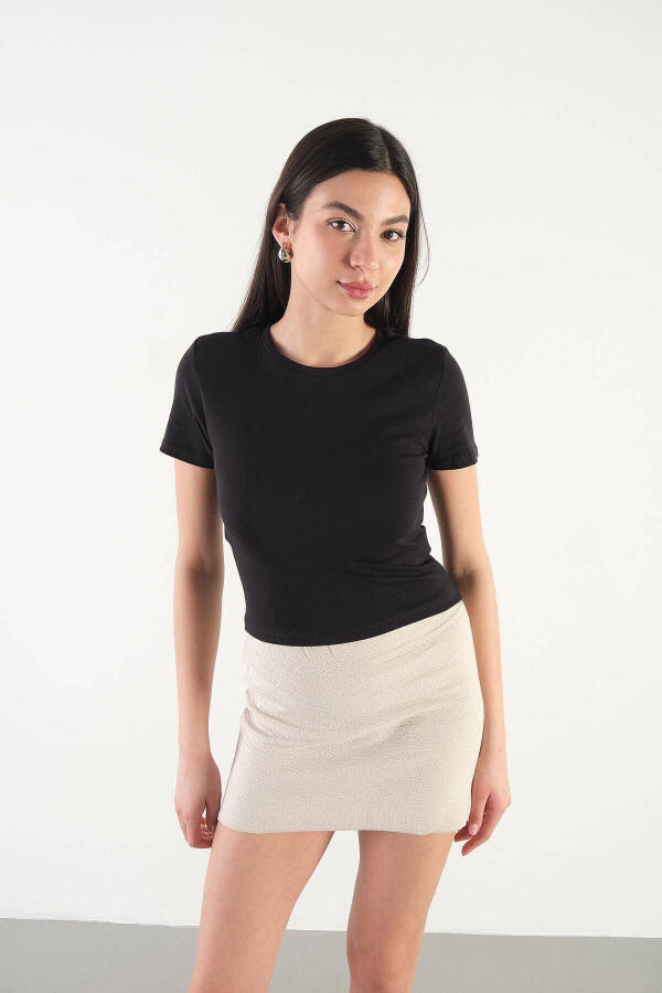 Bilasikli Yoqa Basic T-shirt P15686-T8-Qora - 1