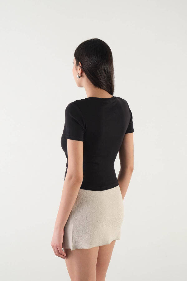 Bilasikli Yoqa Basic T-shirt P15686-T8-Qora - 5