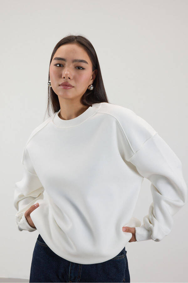 Bisiklet Yaka Şardonlu Basic Sweatshirt S3408-k11 - Ekru - 2