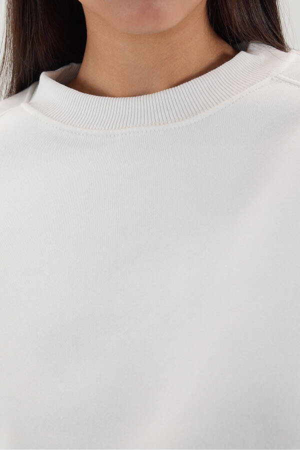 Bisiklet Yaka Şardonlu Basic Sweatshirt S3408-k11 - Ekru - 3