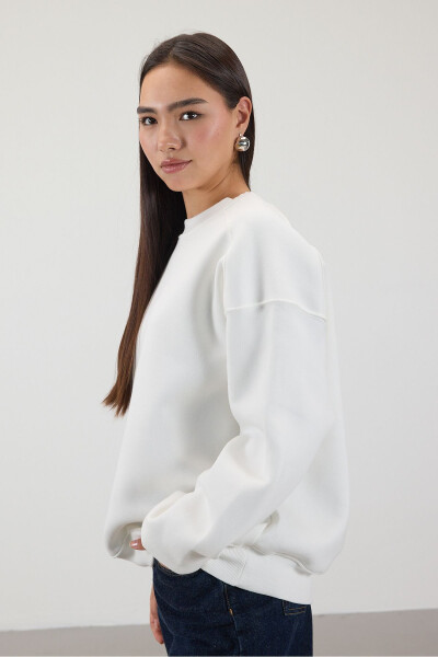 Bisiklet Yaka Şardonlu Basic Sweatshirt S3408-k11 - Ekru - 6