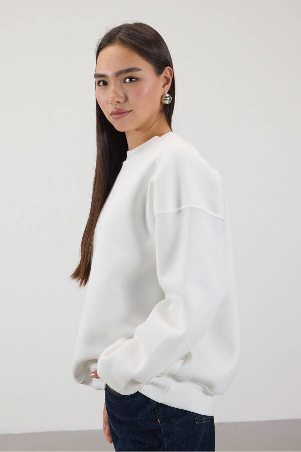 Bisiklet Yaka Şardonlu Basic Sweatshirt S3408-k11 - Ekru - 6