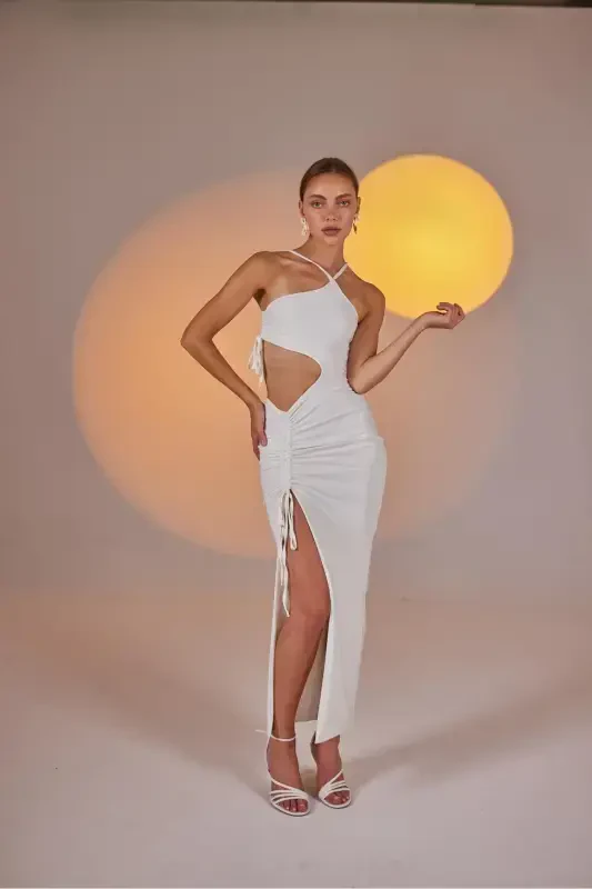 Bitta yelkali kindik ochiq yirtigli elastik Ellie ko'ylak oq - 5