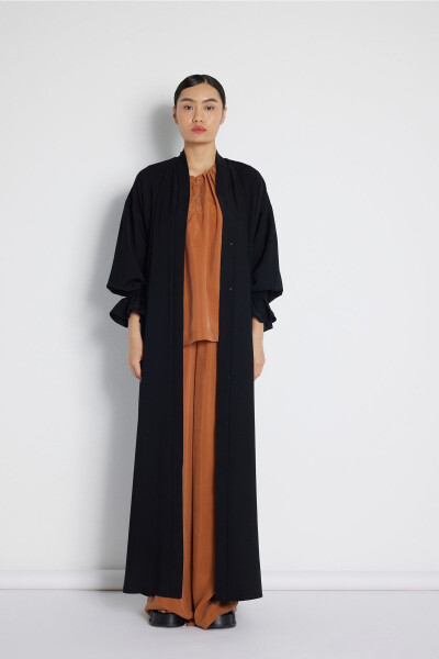 Black abaya with elastic detail - 1