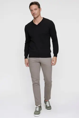 Black Basic Dynamic Fit Comfortable Cut V-Neck Knitted Sweater - 5