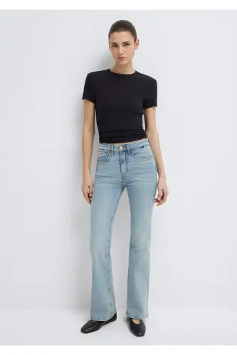 Black Basic T-Shirt Fitted / Body Fit Cut 16 - MAVI (1)
