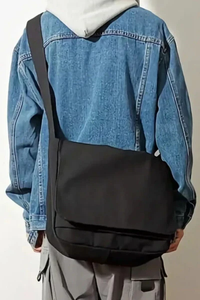 Black Cargo Messenger Bag - Modazone