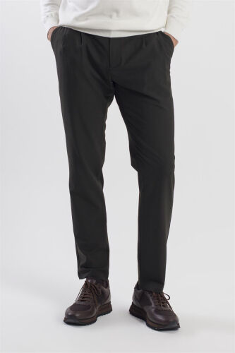 Black Comfort Fit Double Front Pleated Cargo Pants - JAKAMEN