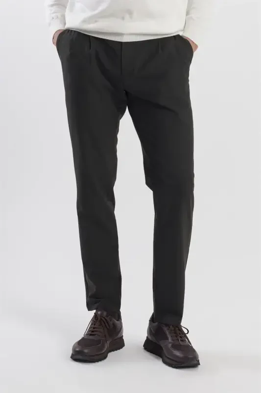 Black Comfort Fit Double Pocket Flap Pleated Side Pocket Pants - JAKAMEN