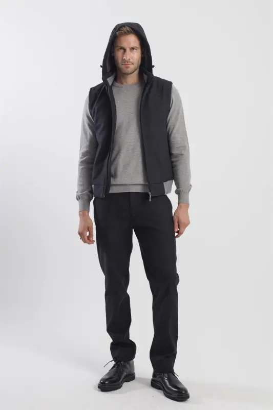 Black Comfort Fit Patterned Detachable Hooded Vest - 2