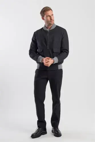 Black Comfort Fit Striped Crewneck Sweatshirt - JAKAMEN (1)